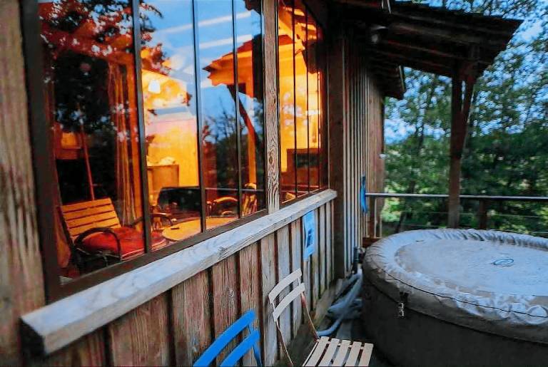 Vacation home with barbeque, terrace & heated pool — photo 4