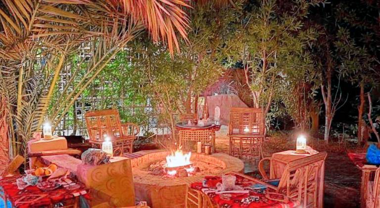 Lodge with pool, hot tub & yard — photo 4