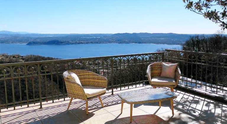 Villa Magnolia BB, Lago Maggiore (Massino Visconti, Italy) in Novara