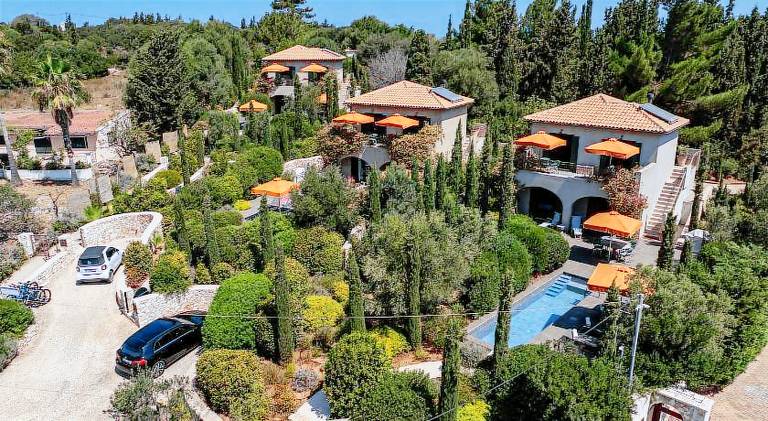 Fully equipped villa with patio, private pool & yard | Dogs allowed in Kefalonia