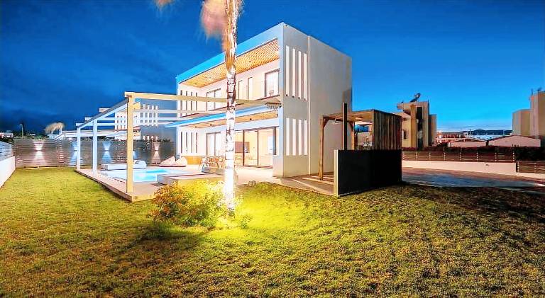 Villa with pool in Rhodes
