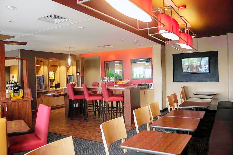 TownePlace Suites by Marriott Beaumont Port Arthur — photo 3
