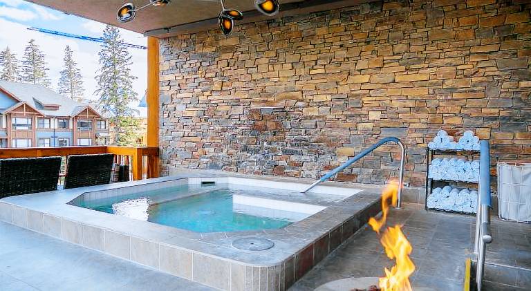 Moose Hotel and Suites — photo 5