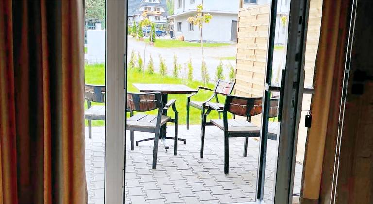 Family-oriented wonderful vacation home with yard & terrace | Suitable for remote work | Pets are welcome — photo 4