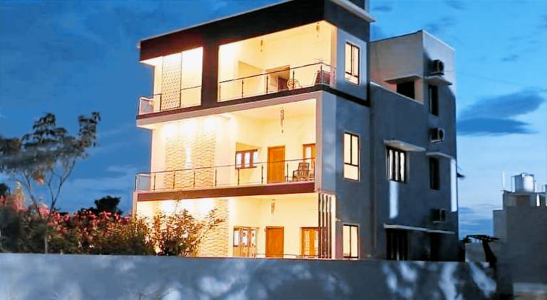 372 m&sup2; Ferienhaus