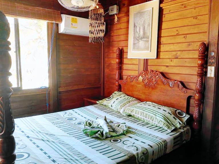 Beachfront cabin with Wi-Fi — photo 4