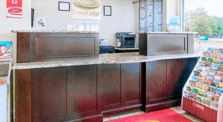 Econo Lodge Virginia Beach Town Center — photo 3