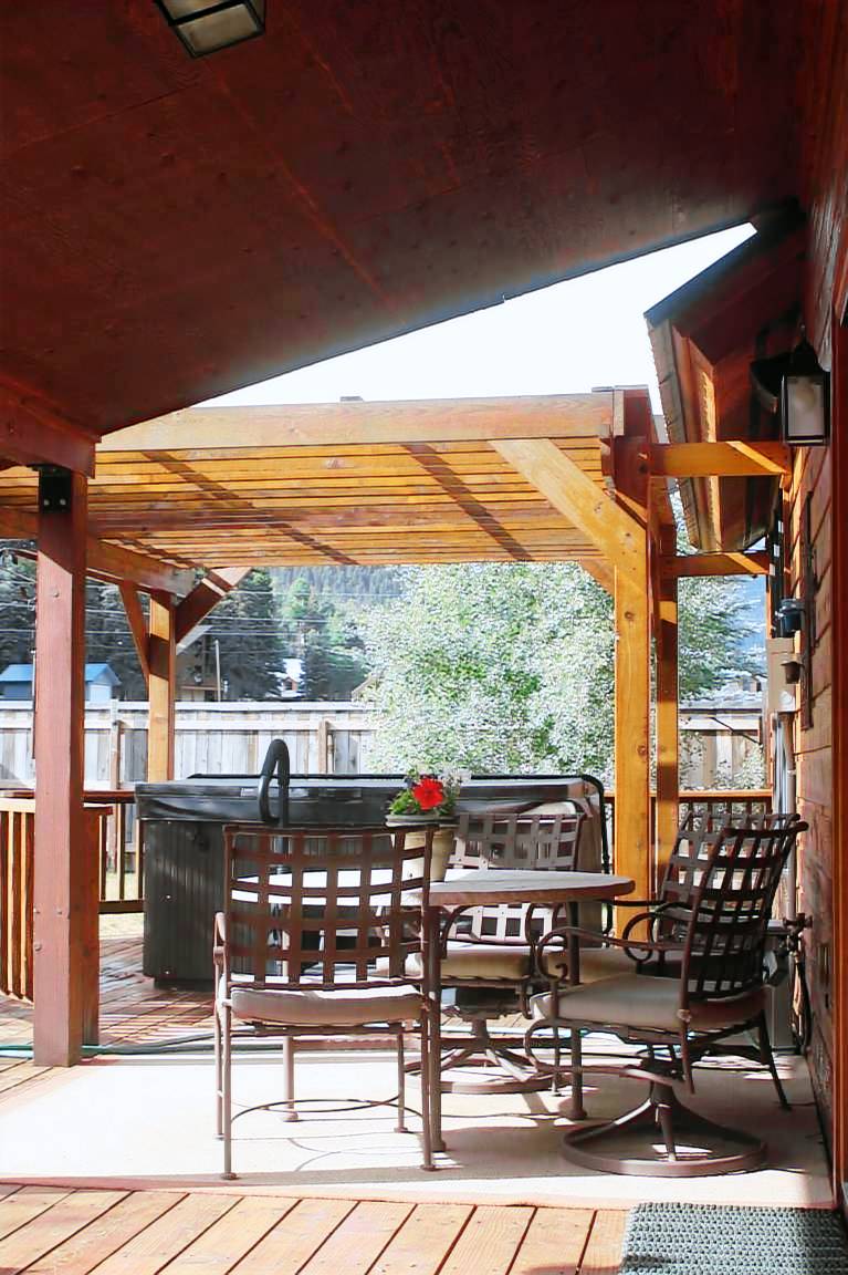 Cabin Red River