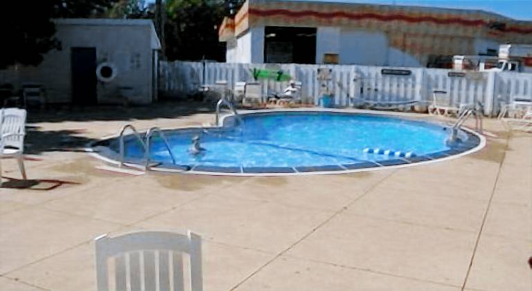 Home Town Inn — photo 3