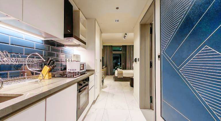 Beautiful holiday apartment with pool & jacuzzi | Close to The Dubai Fountain | Pets allowed — photo 5