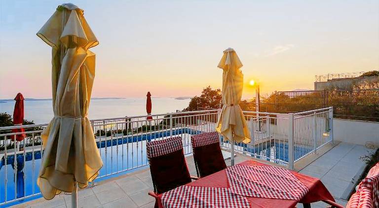 Villa with pool in Podstrana