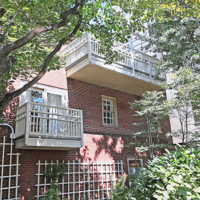 Bed and breakfast  Washington Square West