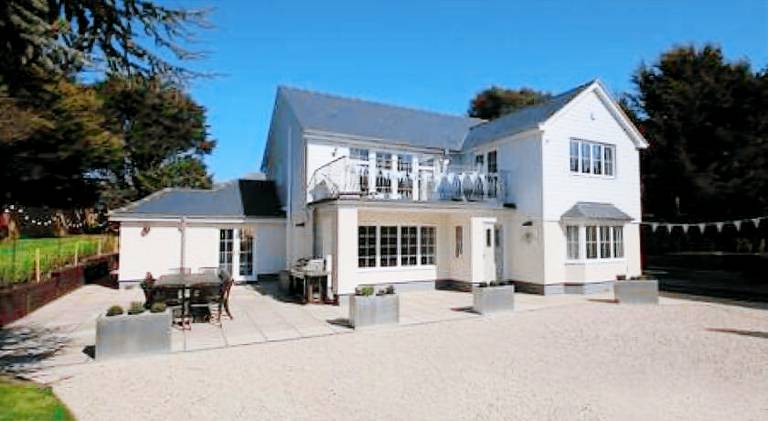 House with pool & jacuzzi | Pet-friendly in Lymington