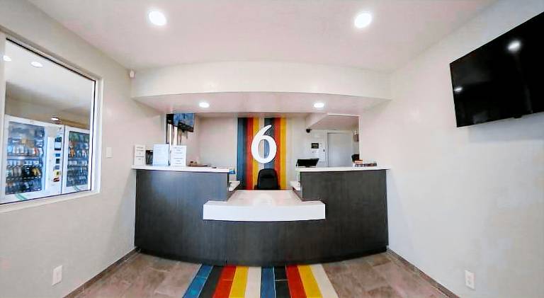 Motel 6 Conroe, TX — photo 3
