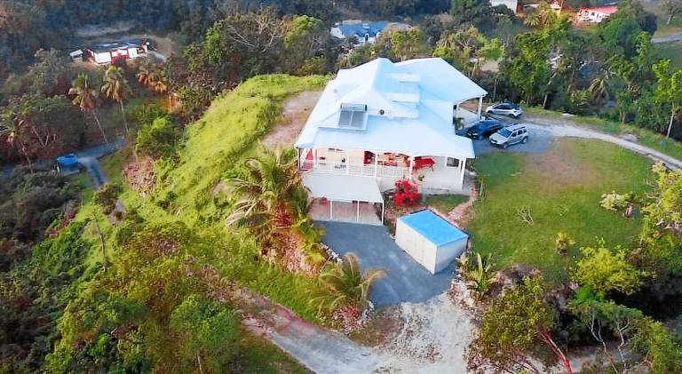 Vacation home with grill, yard & patio in Le Gosier