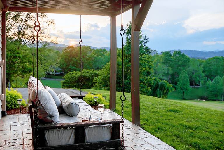 Bridlewood Farm Hot Tub Mountain Views