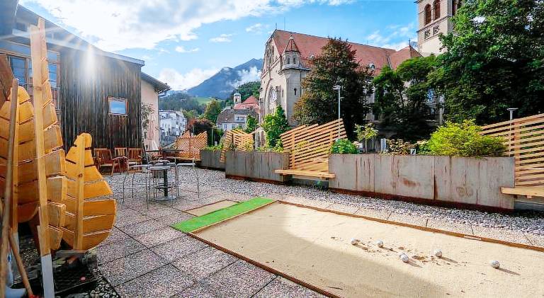 Apartment with patio | Close to Goldenes Dachl — photo 5