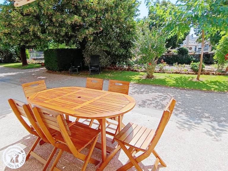 Gite with BBQ, patio & yard | Pet-friendly — photo 2