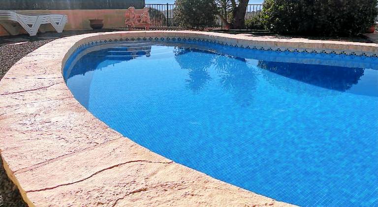 Villa with pool — photo 5