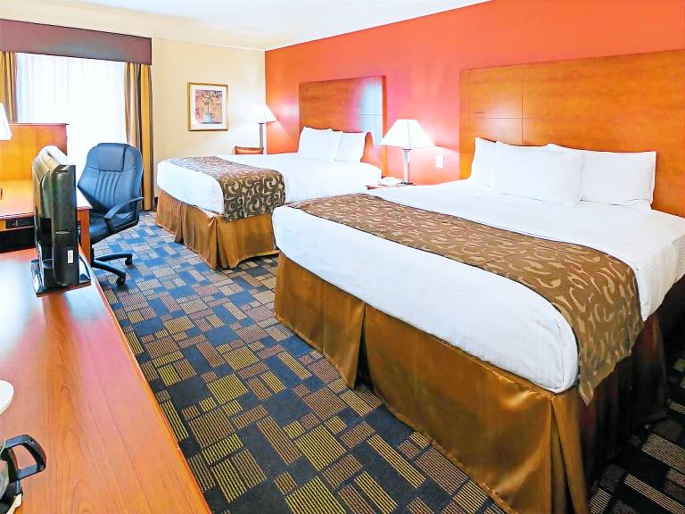 La Quinta Inn & Suites by Wyndham Seguin in Seguin, TX