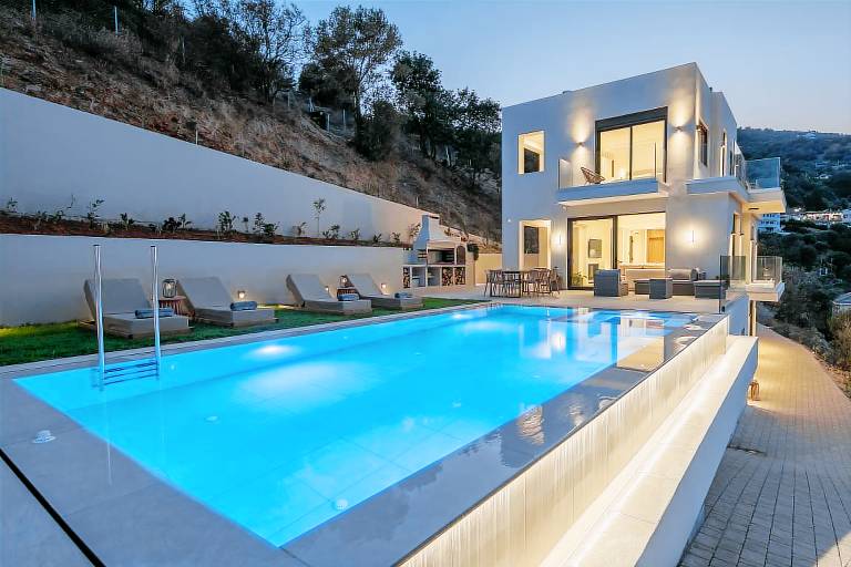 200 m² Villa