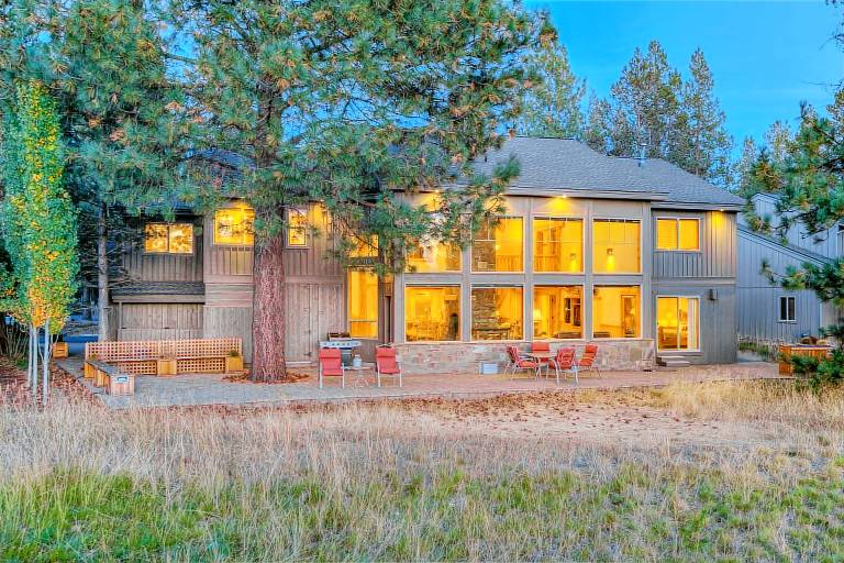 Luxury 6Bd/6.5 b, Hot Tub, A/C, Golf Course View, Pet Friendly — photo 2