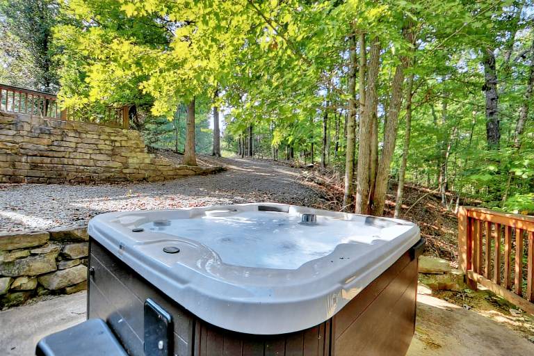 The Retreat is pet-friendly with 3 King beds, Hot Tub, Fire-pit, pool table and minutes from downtown Blue Ridge — photo 3