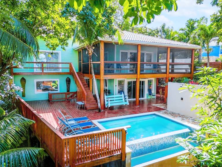 Casa West End