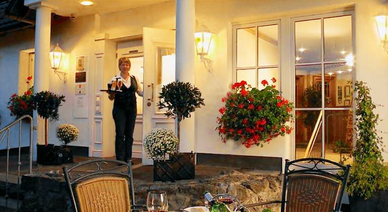 Luckai Hotel & Restaurant Inhaber Dennis Burmann — photo 2