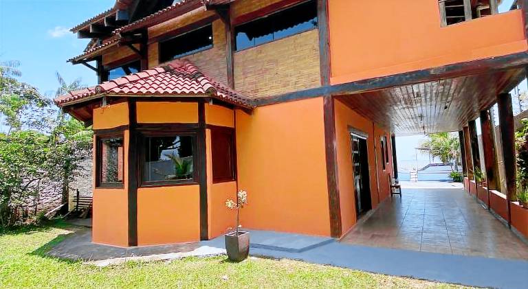 House with pool in Belém