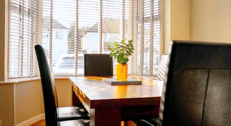 Vacation home with 3 rooms for 5 persons in Solihull