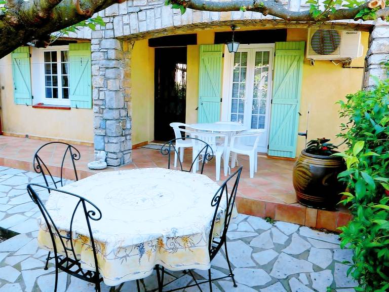 Gite with garden, BBQ & terrace — photo 3