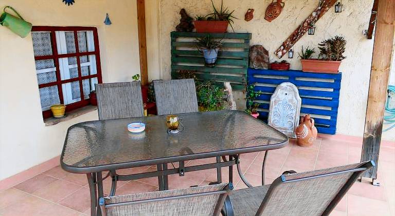 House with patio | Pets are welcome — photo 4