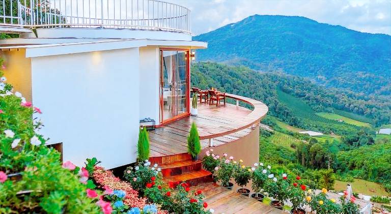 Villa with patio — photo 5