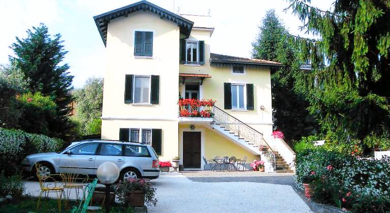 Vacation home with garden in Pozzolengo