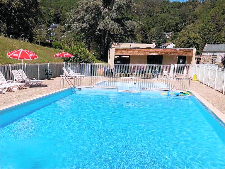 Rental apartment with pool & patio | Lake view — photo 2