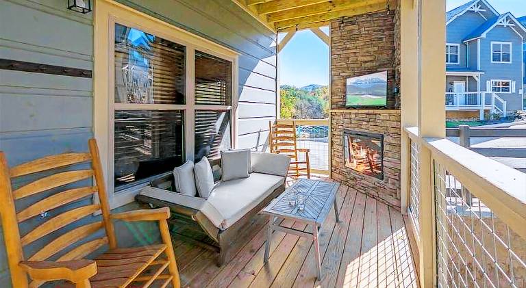 Dog Friendly, 3-Decks, Indoor Pool, Hot Tub with Arcade — photo 3