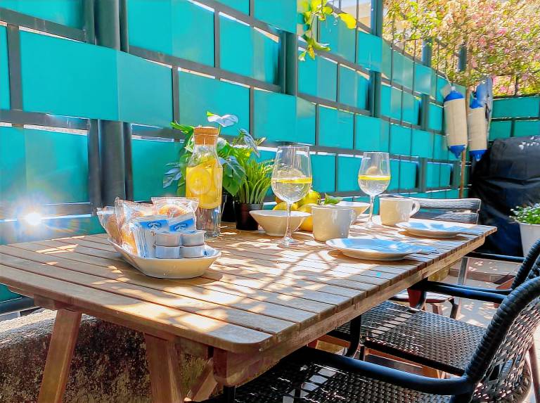 Holiday apartment with garden & patio — photo 4