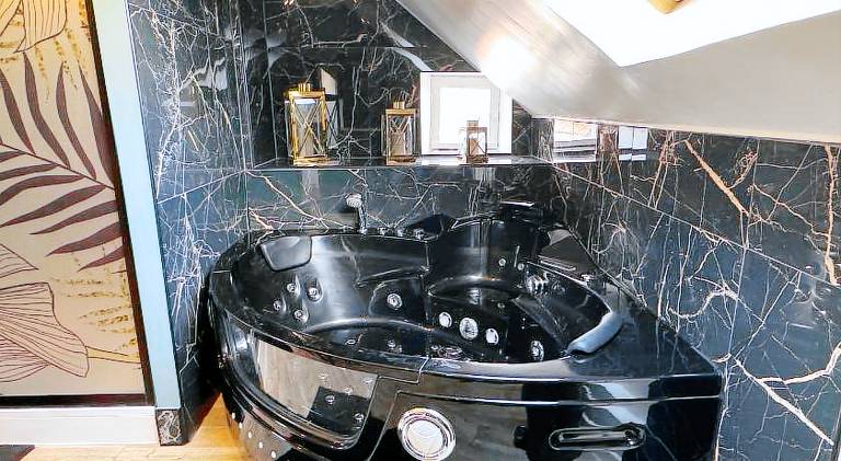 Beautiful rental apartment with jacuzzi | Dogs allowed — photo 3