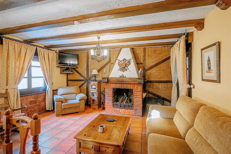 Country House 'De Urueña Casa De Ilustres' with Terrace, Private Garden and Balcony — photo 4