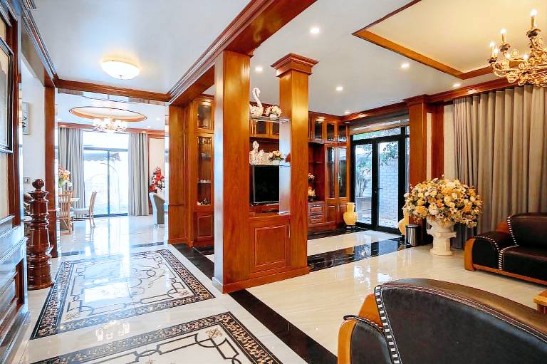 Villa with barbecue, pool & garden | Water view — photo 4