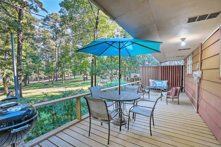 Lake O’ the Pines Retreat w Water Access
