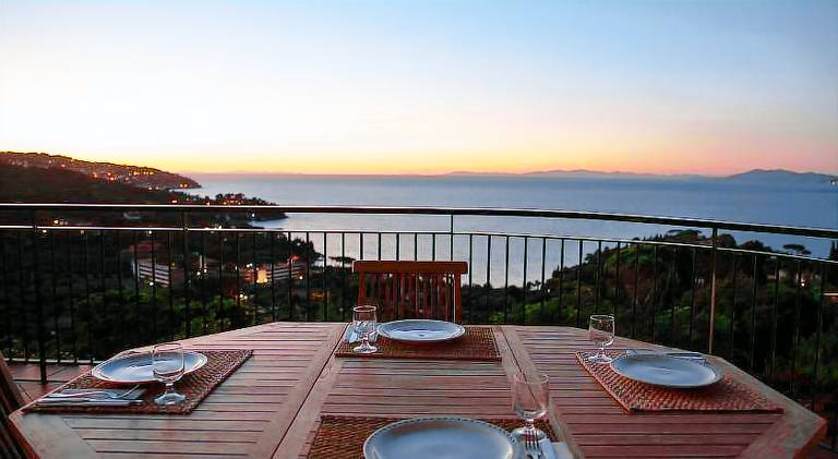 Rental apartment with hot tub, terrace & garden — photo 3