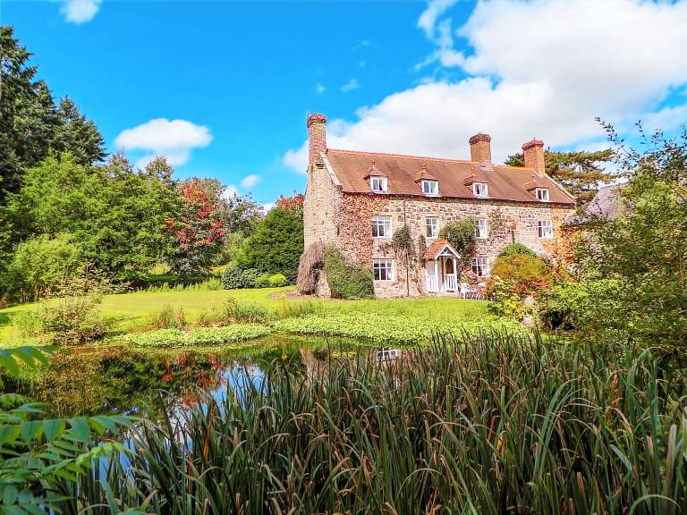Cottage  Oswestry