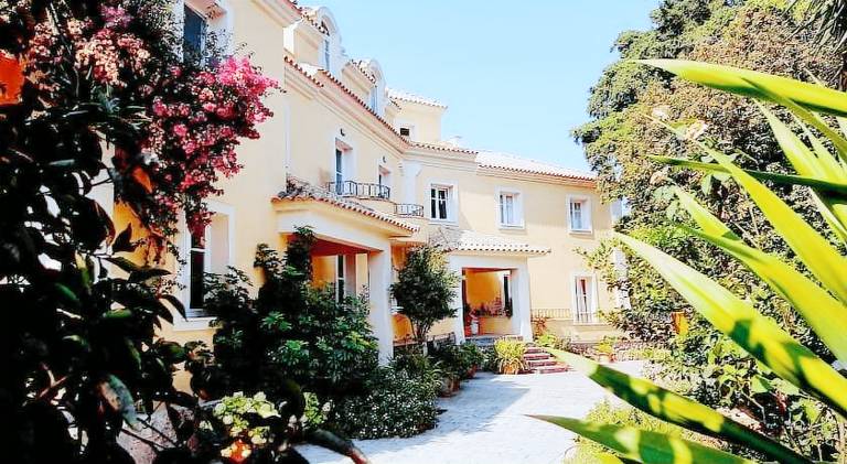 House with yard, patio & BBQ in Corfu