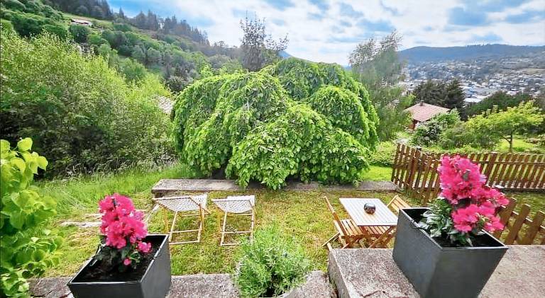 F2 VUE INCROYABLe sur lac avec jardin avec balneo et 400m centre — photo 5