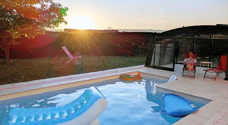 Rental apartment with jacuzzi & pool — photo 5