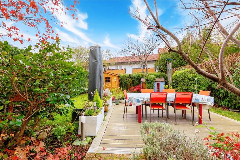 Vacation home with yard, grill & fast internet | Mountain view | Suitable for remote work in Argonay