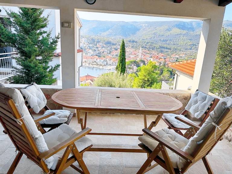One bedroom apartment with terrace and sea view Jelsa, Hvar (A-22211-b) in Jelsa