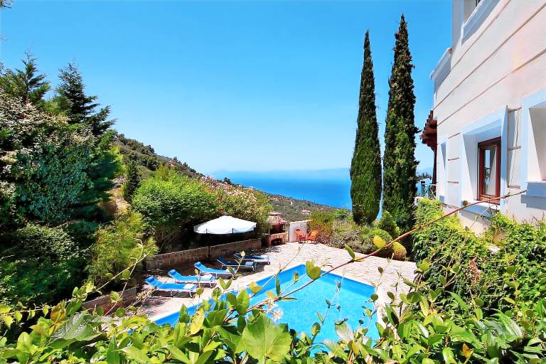 Private villa with sea side views and pool — photo 2